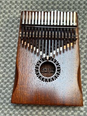 Kalimba Thumb Piano - 17 Keys Designed in CA 17B
